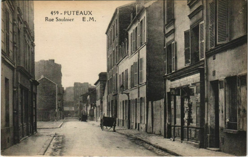 Carte postale ancienne Puteaux Rue Saulnier à Puteaux