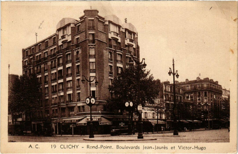 Carte postale ancienne Rond-Point - Boulevards Jean Jaurès et Victor-Hugo à Clichy