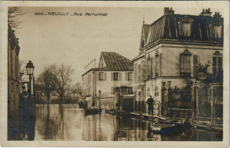 Carte postale ancienne Neuilly - Rue Perronnet