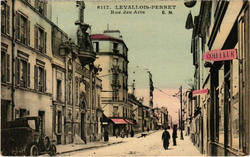 Carte postale ancienne Levallois-Perret - Rue des Arts à Levallois-Perret