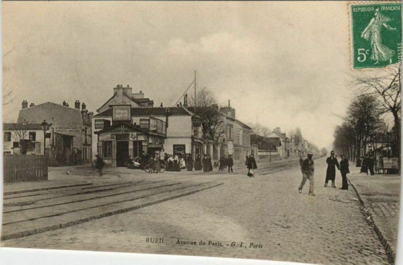 Carte postale ancienne Avenue de Paris à Rueil-Malmaison