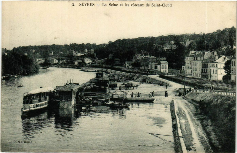 Carte postale ancienne Sevres La Seine et les coteaux de St-Cloud à Sèvres