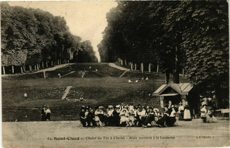 Carte postale ancienne Saint-Cloud Chalet du Fer a Cheval Lanterne à Saint-Cloud