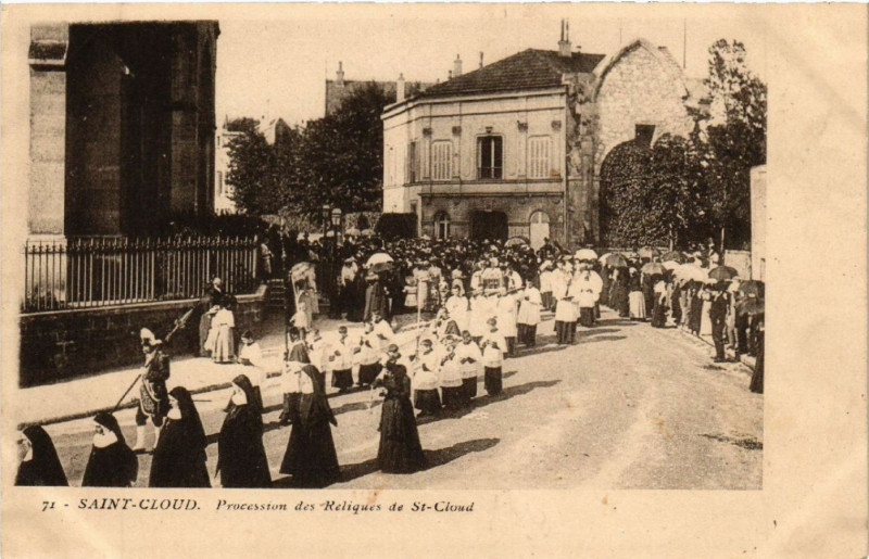 Carte postale ancienne Saint-Cloud - Procession des Reliques de St-Cloud à Saint-Cloud