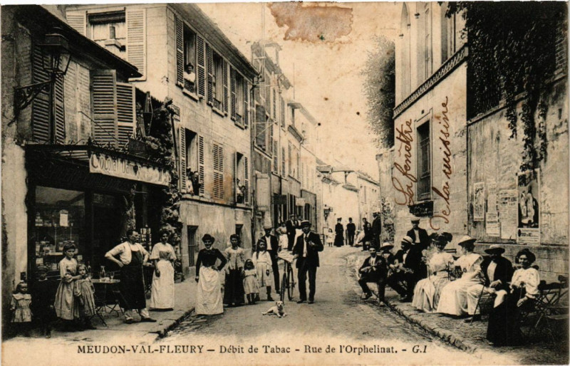 Carte postale ancienne Meudon-val-Fleury -Débit de Tabac - Rue de l'Orphelinat à Meudon