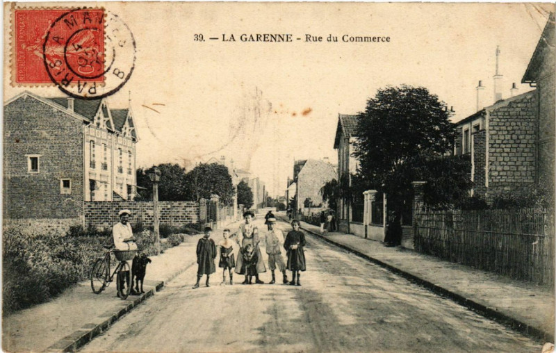 Carte postale ancienne La Garenne - Rue du Commerce