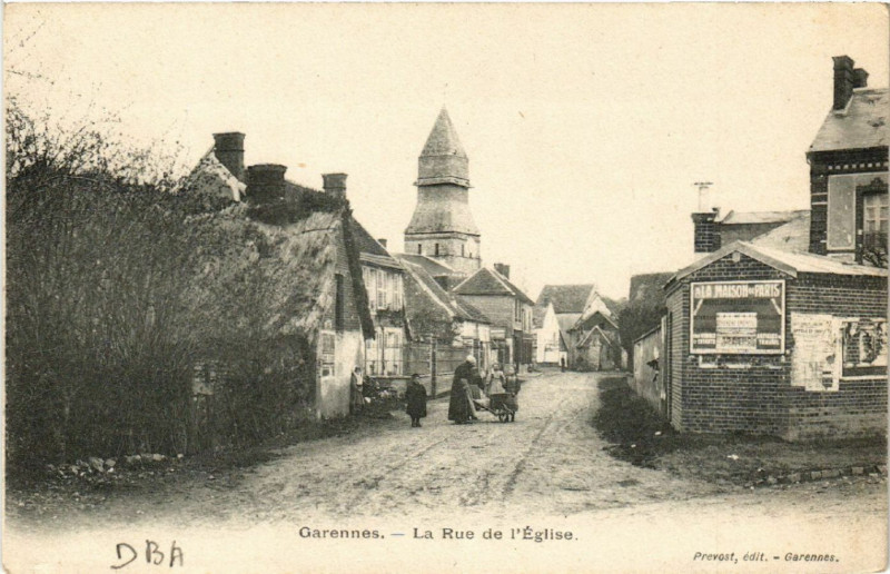 Carte postale ancienne Garennes - La Rue de l'Eglise