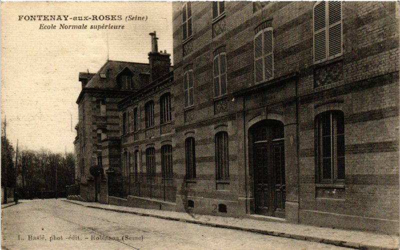 Carte postale ancienne Fontenay-aux-Roses (Seine) - Ecole Normale supérieure à Fontenay-aux-Roses