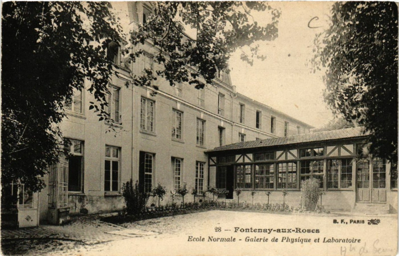 Carte postale ancienne Fontenay aux Roses - Ecole Normale - Galerie de Physique et ... à Fontenay-aux-Roses