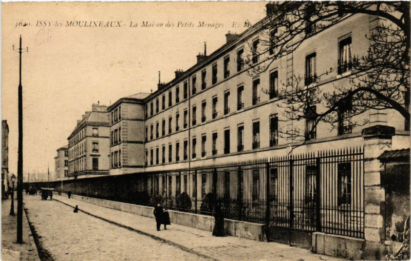 Carte postale ancienne La Maison des Petits Ménages à Issy-les-Moulineaux