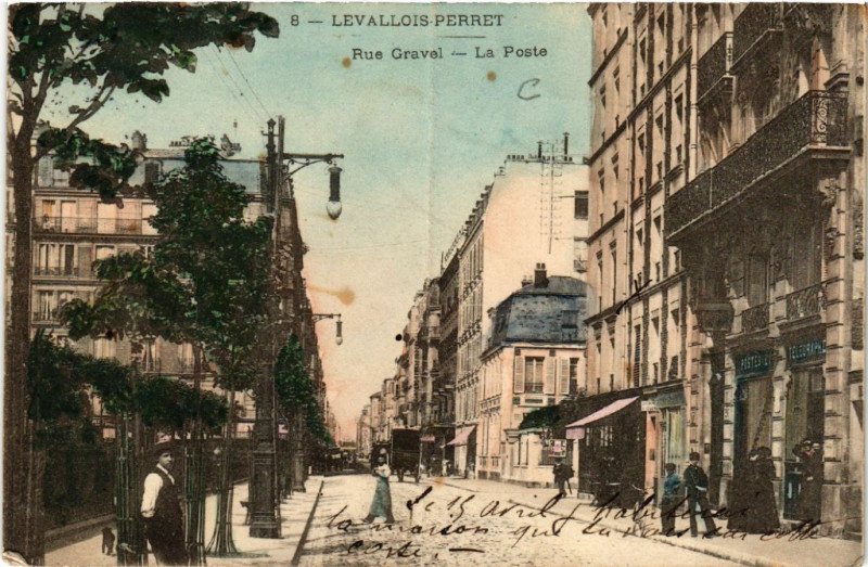 Carte postale ancienne Levallois-Perret - Rue Graval - La Poste à Levallois-Perret