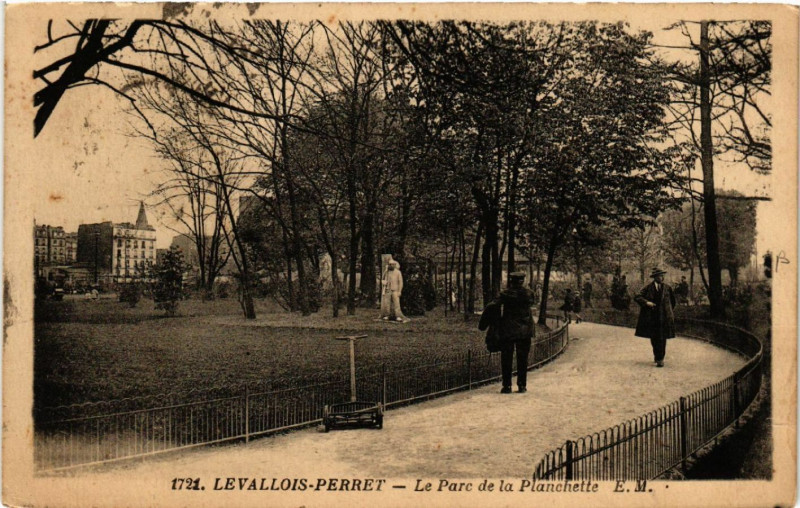 Carte postale ancienne Levallois-Perret -  Le Parc de la Planchette à Levallois-Perret
