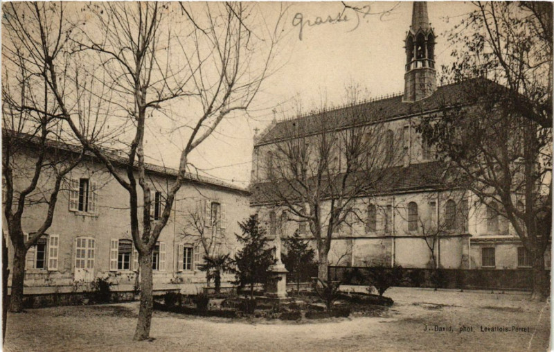 Carte postale ancienne Levallois-Perret -  L'Hotel de Ville à Levallois-Perret