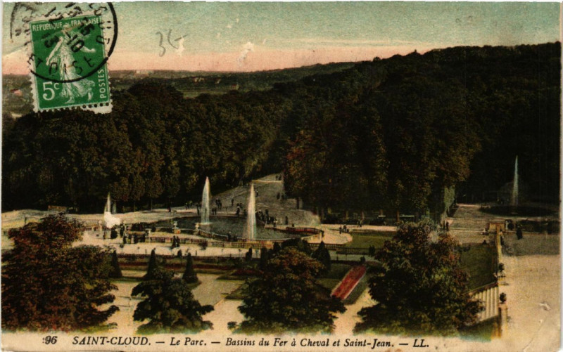 Carte postale ancienne Saint-Cloud - Le Parc - Bassins du Fer á Cheval et Saint-Jean à Saint-Cloud
