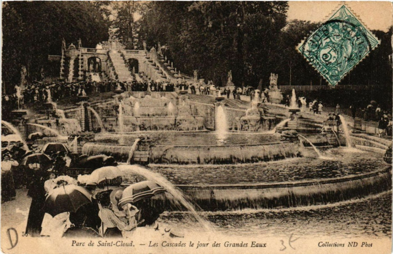 Carte postale ancienne Parc de Saint-Cloud - Les Cascades le jour des Grandes Eaux à Saint-Cloud