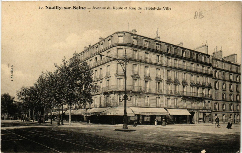 Carte postale ancienne Neuilly-sur-Seine - Avenue du Roule et Rue de l'Hotel-de-Ville à Neuilly-sur-Seine