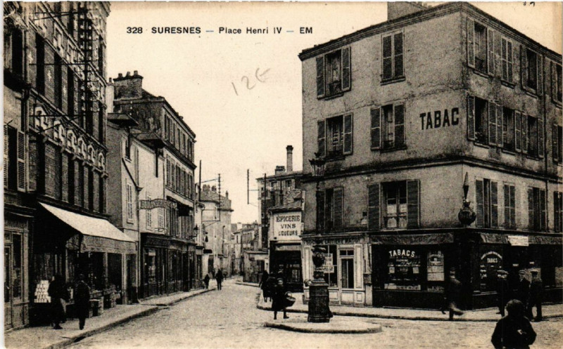 Carte postale ancienne Suresnes - Place Henri Iv à Suresnes