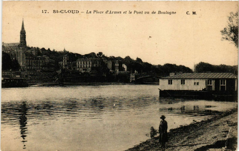 Carte postale ancienne Saint-Cloud  - La Place d'Armes et le Pont ou de Boulogne à Saint-Cloud