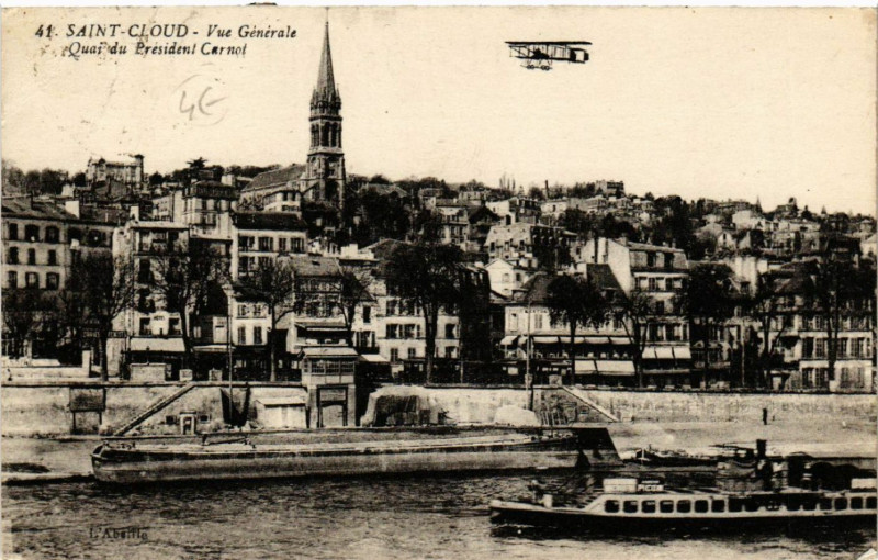 Carte postale ancienne Saint-Cloud  - Vue Générale - Quai du Président Carnot à Saint-Cloud