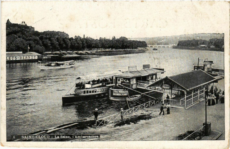 Carte postale ancienne Saint-Cloud  - La Seine, l'Embarcadére à Saint-Cloud