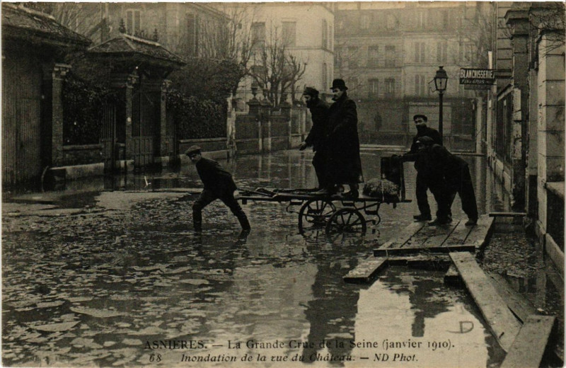 Carte postale ancienne Asniéres - Le Grande Crue de la Seine (janvier 1910)-Inondation