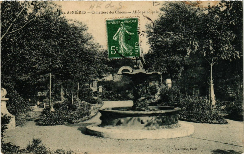 Carte postale ancienne Asniéres - Cimetiére des Chiens - Allée principale