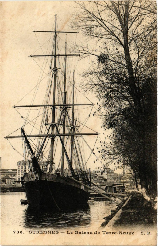 Carte postale ancienne Suresnes - Le Bateau de Terre-Neuve à Suresnes