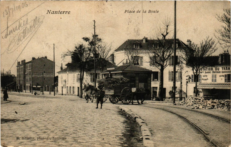 Carte postale ancienne Nanterre Place de la Boule à Nanterre