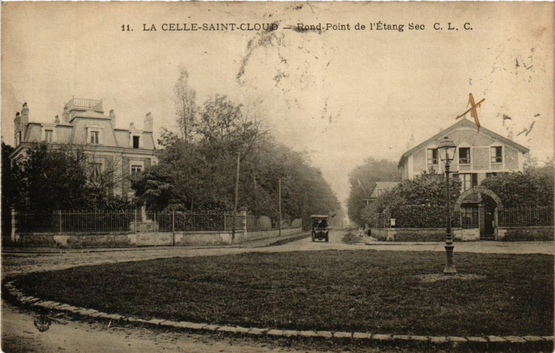 Carte postale ancienne La Celle Saint Cloud Rond Point de l'Etang Sec à Saint-Cloud