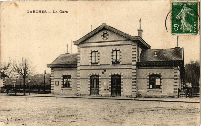 Carte postale ancienne Garches La Gare à Garches
