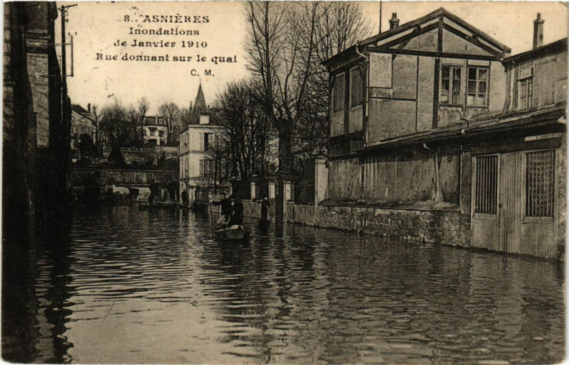 Carte postale ancienne Asnieres Inondation 1910-Rue donnant sur le quai