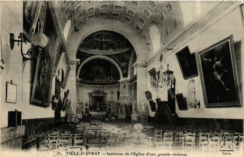 Carte postale ancienne Ville d'Avray Intérieur de l'Eglise d'une grande richesse à Ville-d'Avray