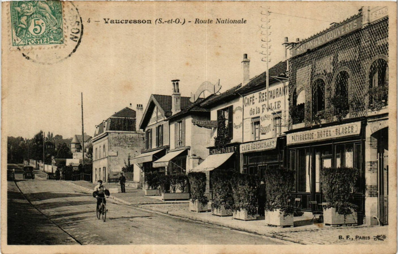 Carte postale ancienne Vaucresson Route Nationale à Vaucresson