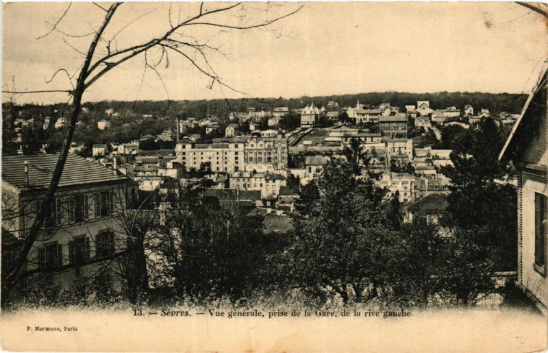 Carte postale ancienne Sevres Vue générale, prise de la Gare, de la rive gauche à Sèvres
