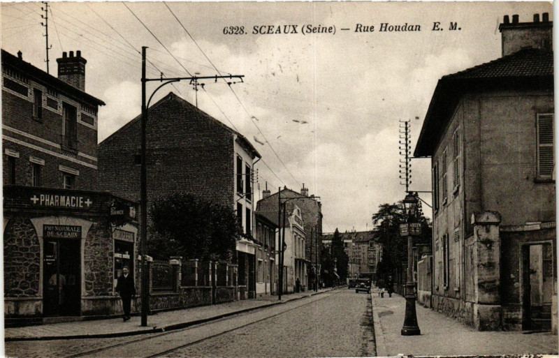 Carte postale ancienne Sceaux Rue Houdan à Sceaux