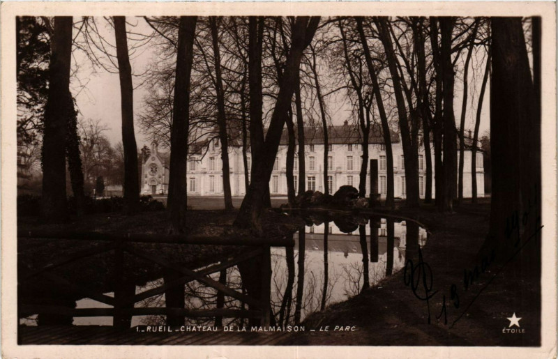 Carte postale ancienne Rueil Chateau de la Malmaison-Le Parc
