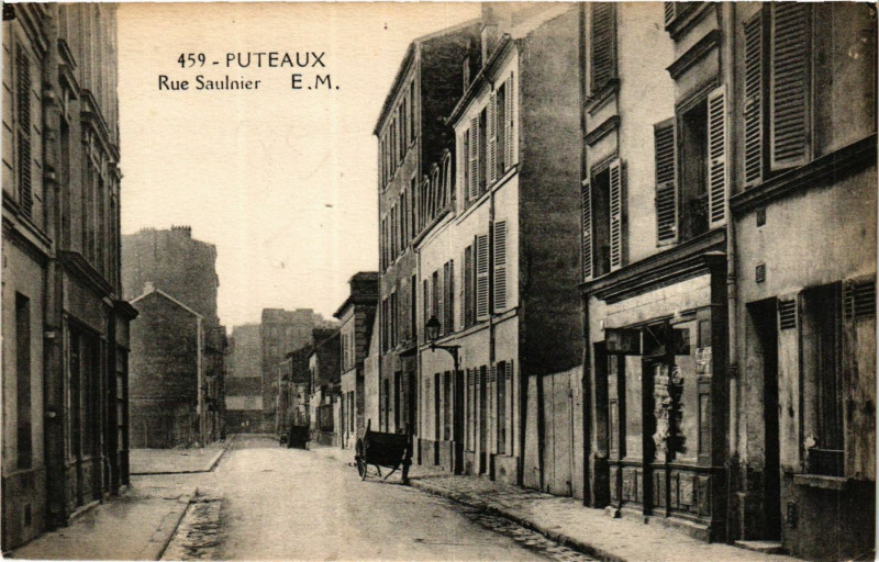 Carte postale ancienne Puteaux Rue Saulnier à Puteaux