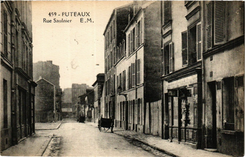 Carte postale ancienne Puteaux Rue Saulnier à Puteaux