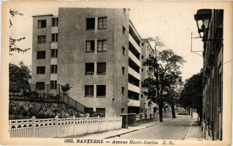 Carte postale ancienne Nanterre Avenue Henri Martin à Nanterre