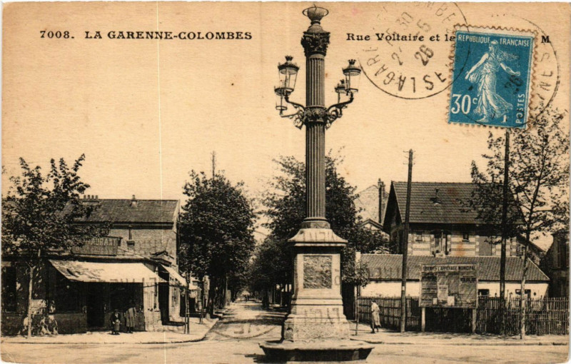 Carte postale ancienne La Garenne Colombes-Rue Voltaire à Colombes