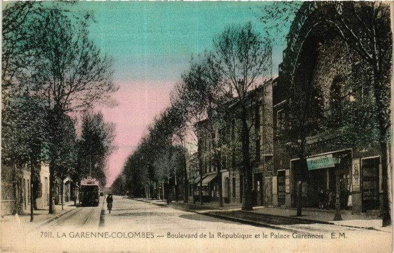 Carte postale ancienne La Garenne Colombes-Boulevard de la République-Palace Garennois à Colombes