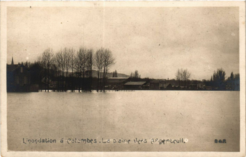 Carte postale ancienne L'Inondation á Colombes La plaine vers Argenteuil à Colombes