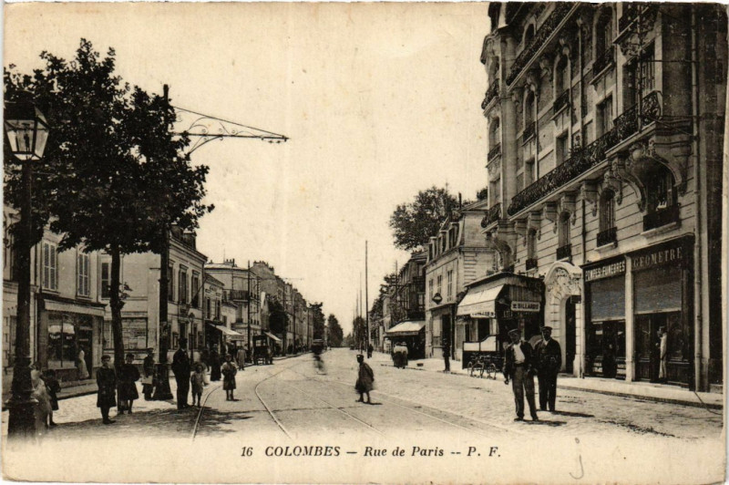 Carte postale ancienne Colombes Rue de Paris à Colombes