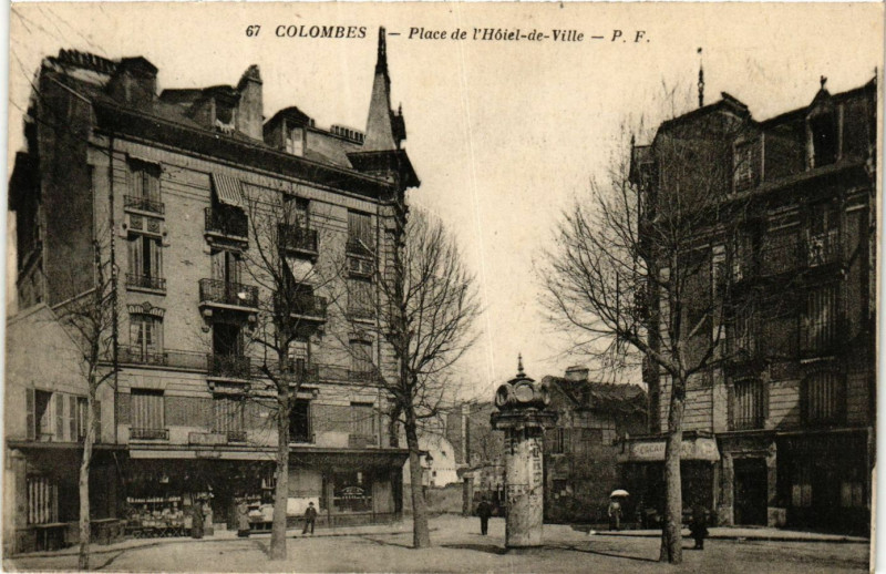 Carte postale ancienne Colombes Place de l'Hotel de Ville à Colombes