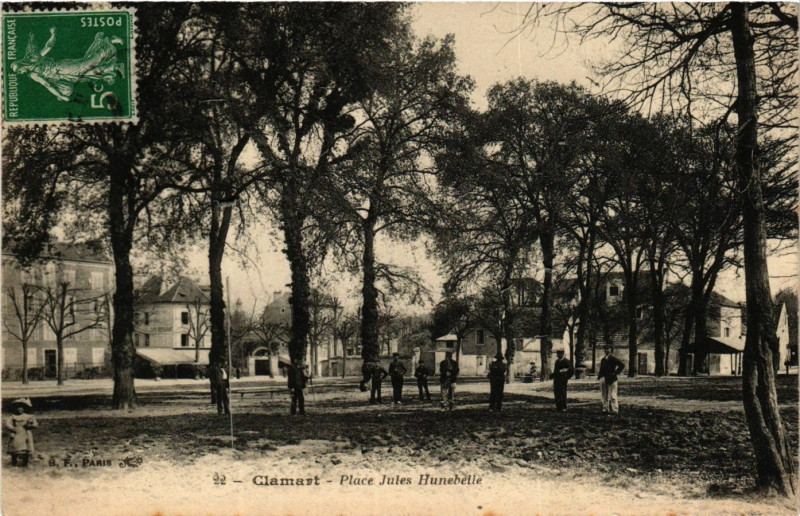 Carte postale ancienne Clamart Place Jules Hunebelle à Clamart