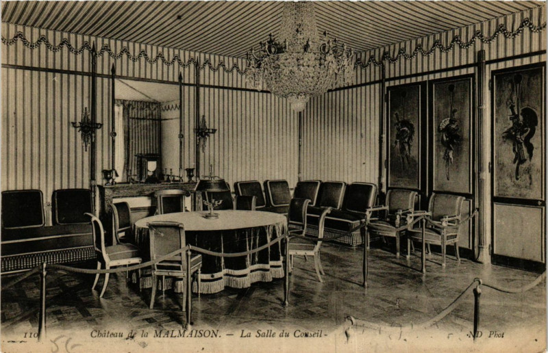 Carte postale ancienne Chateau de Malmaison-La Salle du Conseil