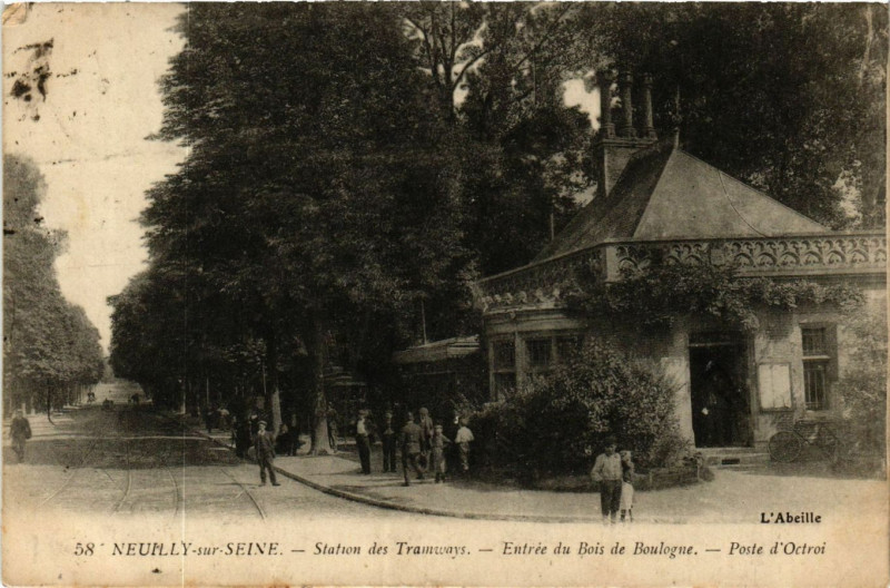 Carte postale ancienne Neuilly sur Seine Station de Tramways-Entrée du Bois de Boulogne à Neuilly-sur-Seine