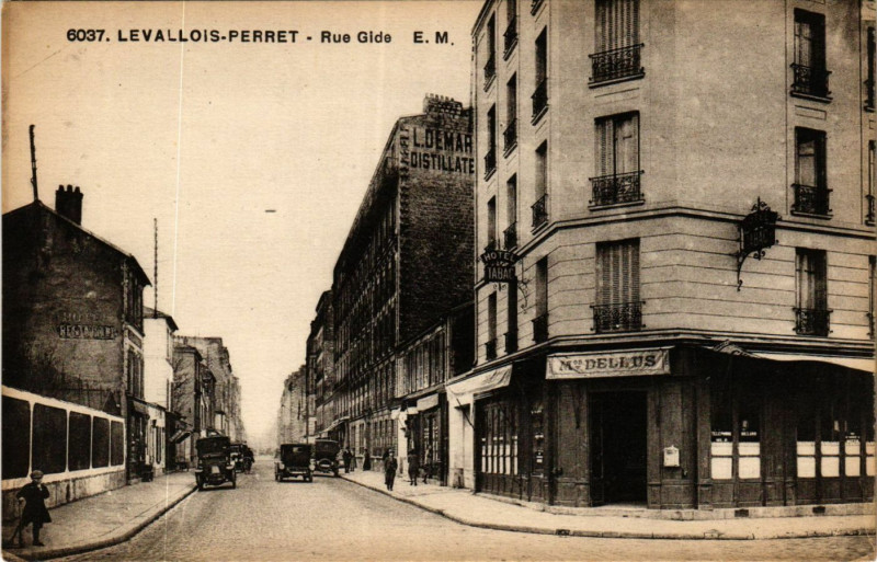 Carte postale ancienne Levallois Perret Rue Gide à Levallois-Perret