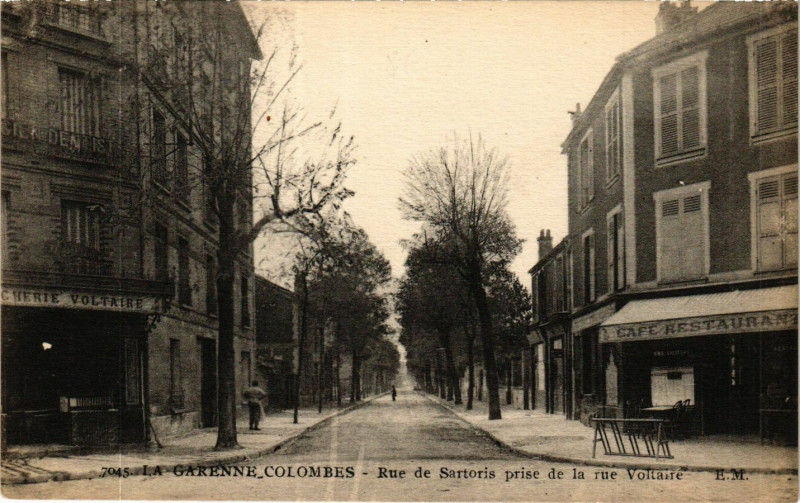 Carte postale ancienne La Garenne Colombes-Rue de Sartoris prise de la rue Voltaire à Colombes