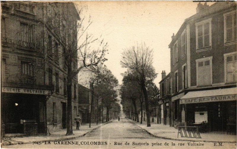 Carte postale ancienne La Garenne Colombes-Rue de Sartoris prise de la rue Voltaire à Colombes